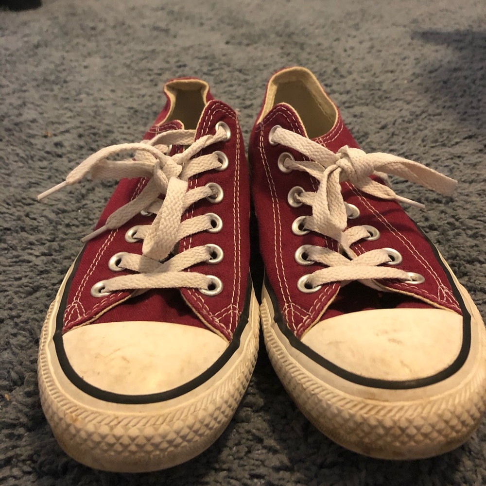 Burgundy converse low tops